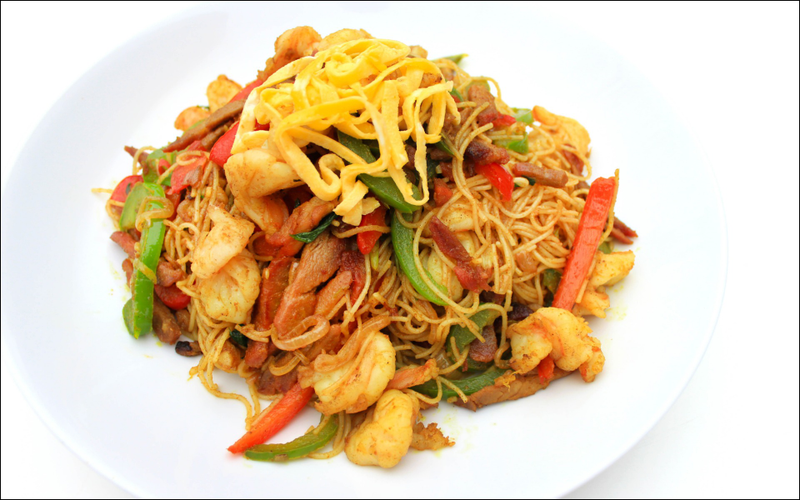 Illustration for article titled Chef Curry: How to make Singapore Noodles
